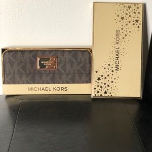MICHAEL KORS SPECCHIO JET SET TRAVEL Wallet